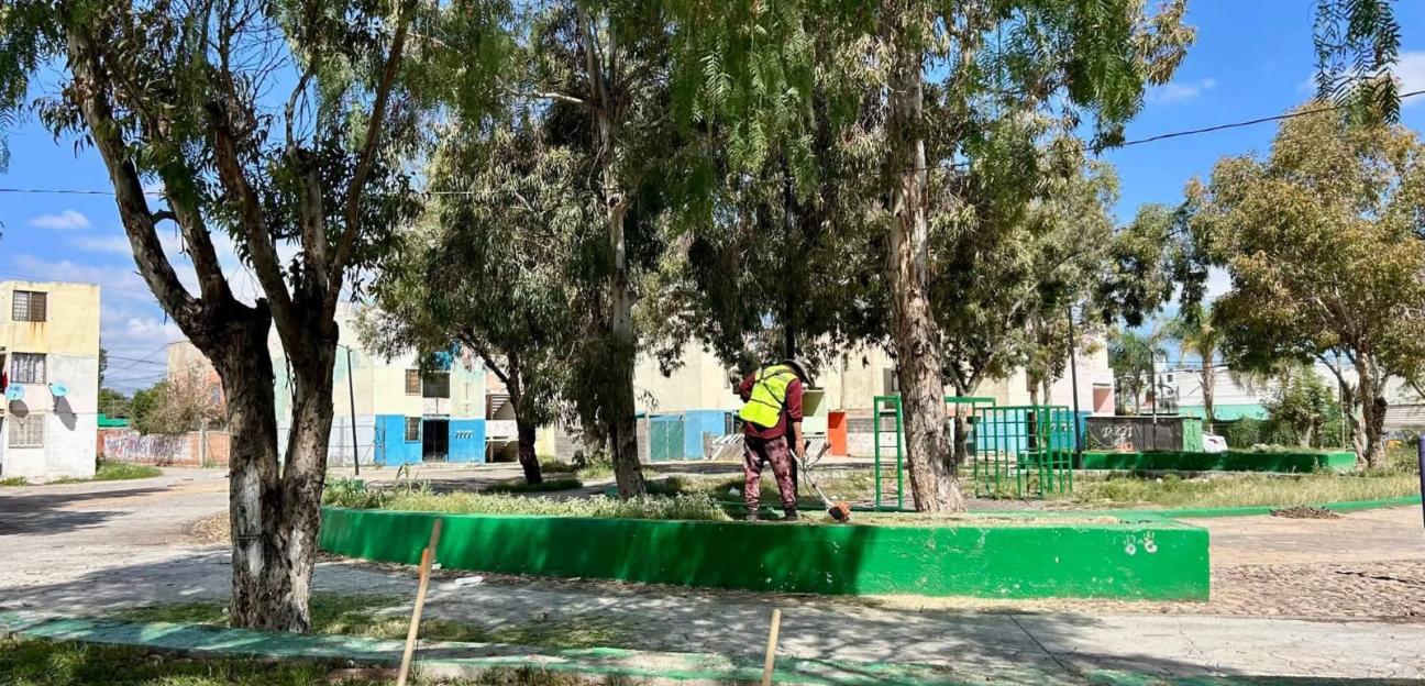 VILLA DE POZOS REFUERZA LIMPIEZA EN CIUDAD 2000