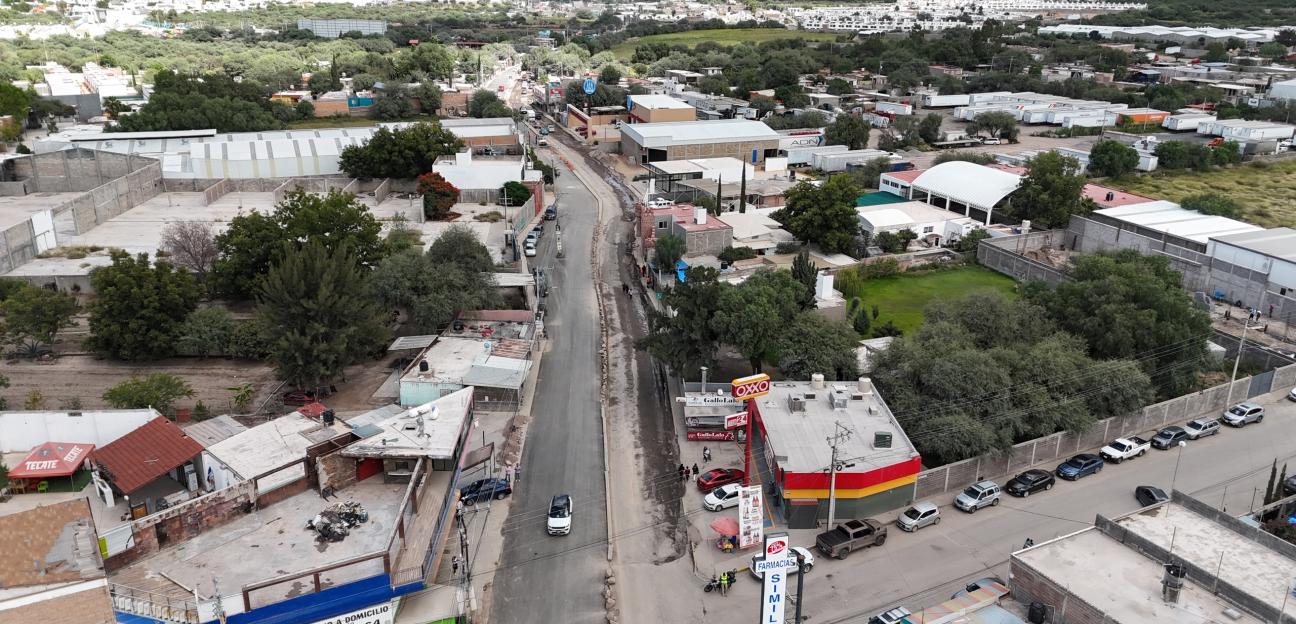 AVANZAN TRABAJOS DE LA VÍA ALTERNA ORIENTE EN VILLA DE POZOS