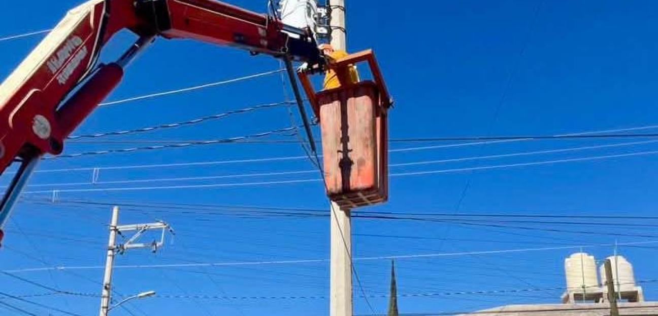 MEJORAN ALUMBRADO PÚBLICO EN VILLA DE POZOS