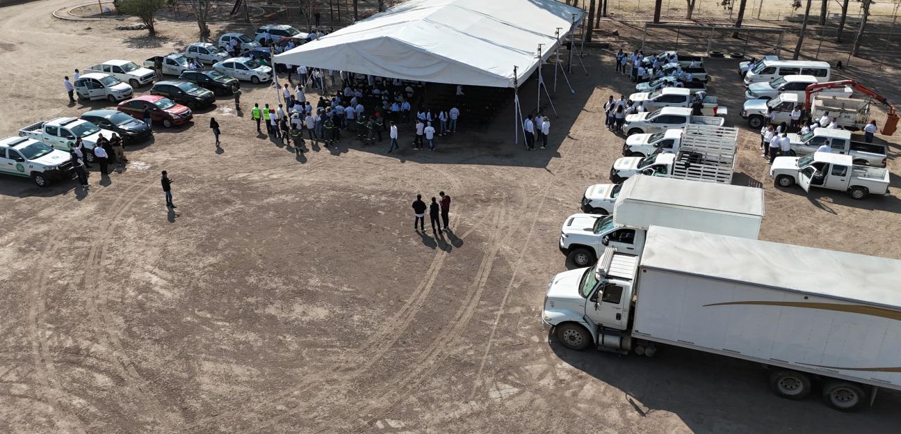 PATY ARADILLAS REALIZA PASE DE REVISTA DE PARQUE VEHICULAR Y PERSONAL