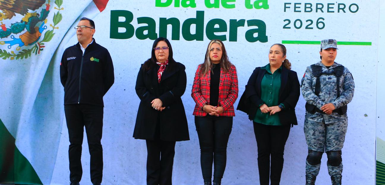 PATY ARADILLAS ENCABEZA CONMEMORACIÓN DEL DÍA DE LA BANDERA