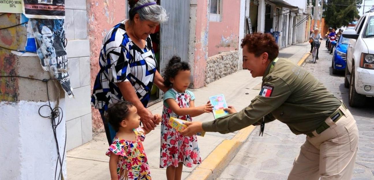 GUARDIA CIVIL MUNICIPAL LLEVA ALEGRÍA A LA NIÑEZ DE VILLA DE POZOS