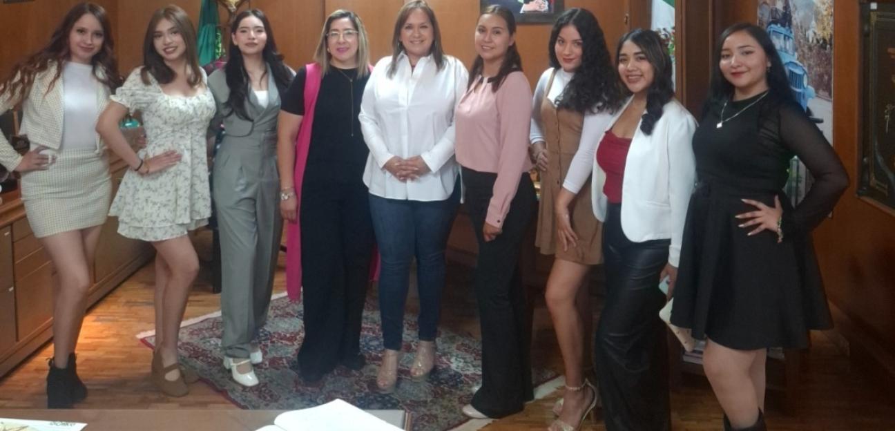 SECRETARÍA DE TURISMO RECIBE A ASPIRANTES A EMBAJADORA TURÍSTICA DE VILLA DE POZOS