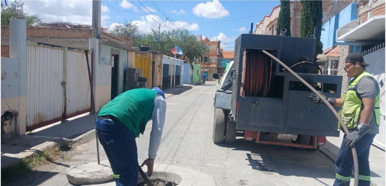 VILLA DE POZOS REALIZA EL DESAZOLVE Y MANTENIMIENTO DEL DRENAJE