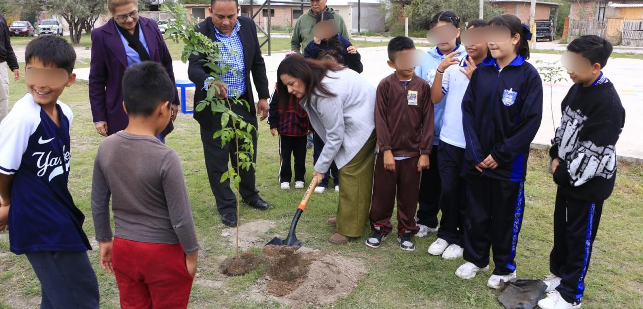 VILLA DE POZOS Y GRUPO BIMBO TRANSFORMAN ESPACIOS PÚBLICOS EN BENEFICIO DE LAS FAMILIAS DE SANTA RITA
